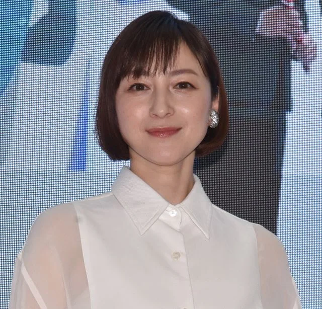 広末涼子、バースデーライブでミニ丈衣装披露「大切なみんなに支えられている」と感謝