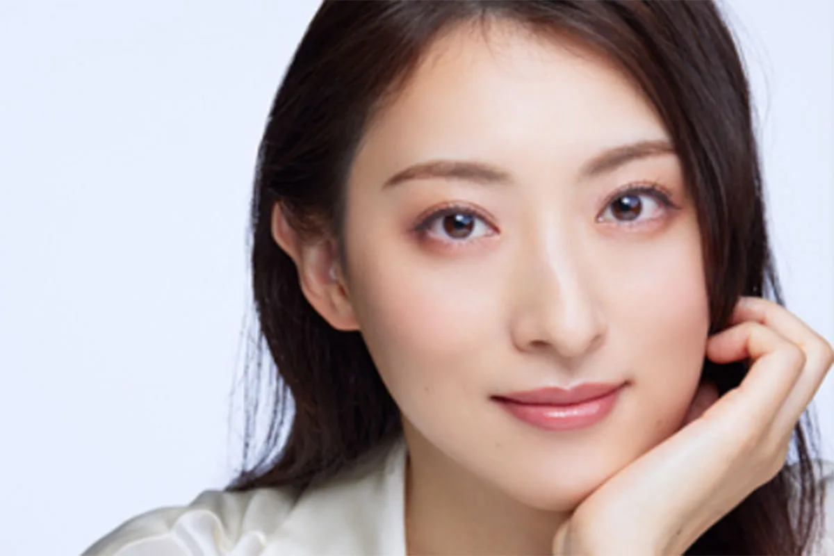 珠城りょう、ミニスカ太ももあらわで『VIVANT』別班とギャップ萌え