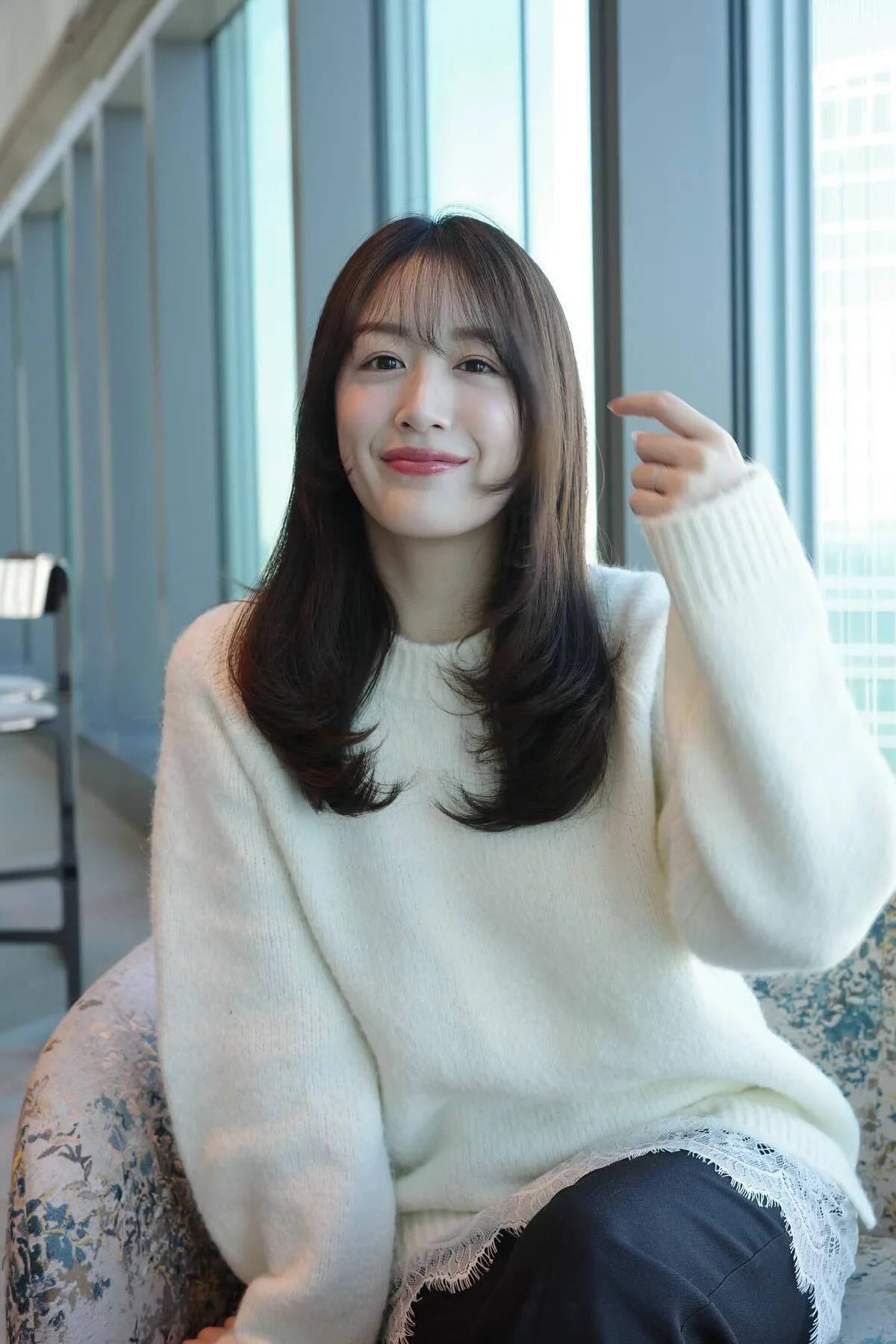 三山凌輝&花乃まりあ、謝罪翌日に濃厚キス2回…観客から「地獄」の声、開幕会見での“グイグイ仕草”も話題