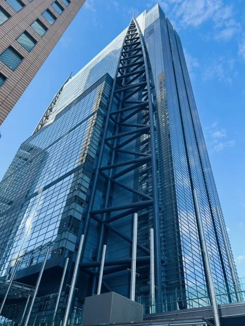 テツandトモが「笑点」に登場でSNS騒然！56歳テツの驚異の跳躍力が話題