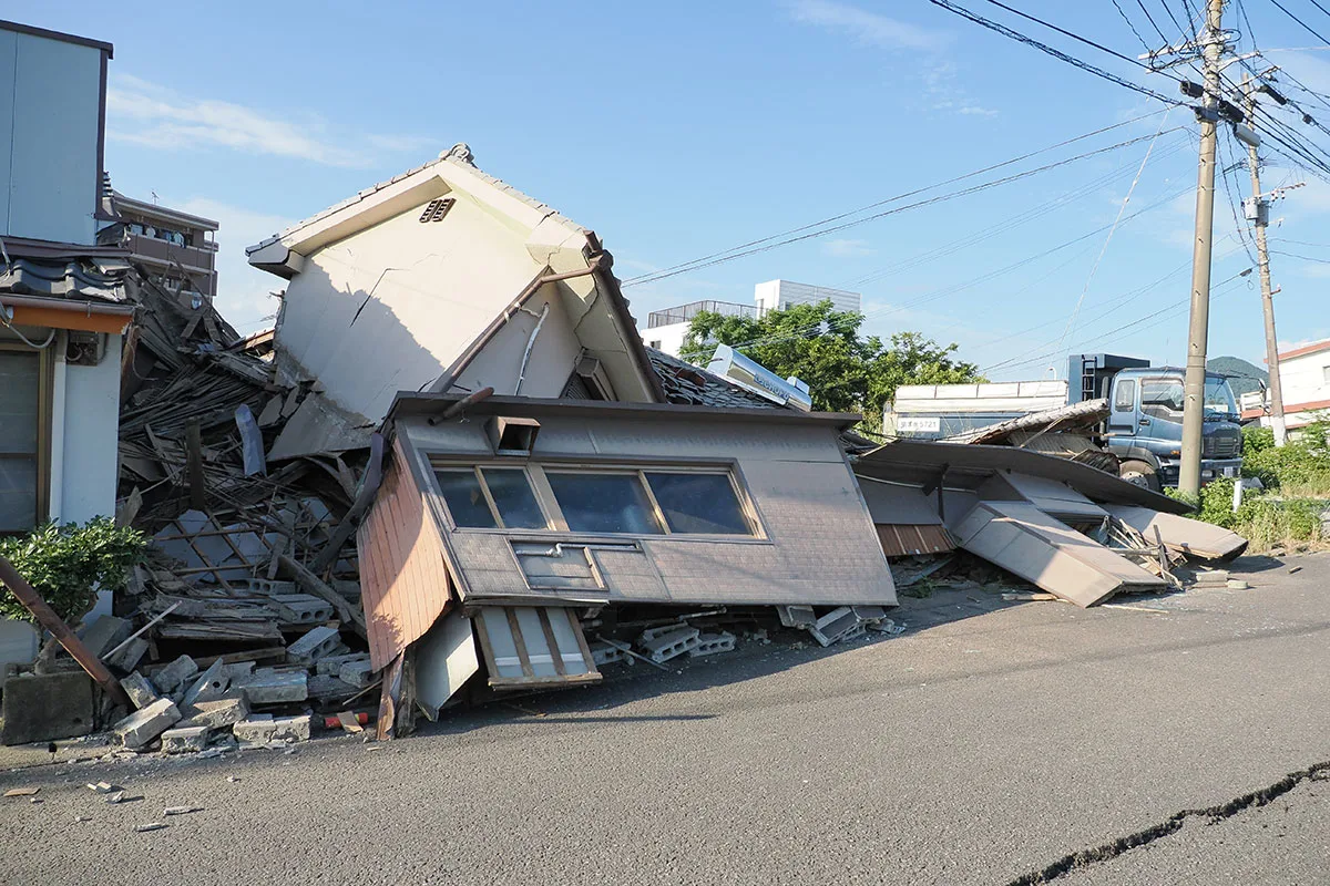 軽トラに乗った瞬間、倉庫が崩落…熊本地震で九死に一生を得た男性「ゴジラが家を壊しているみたいだった」