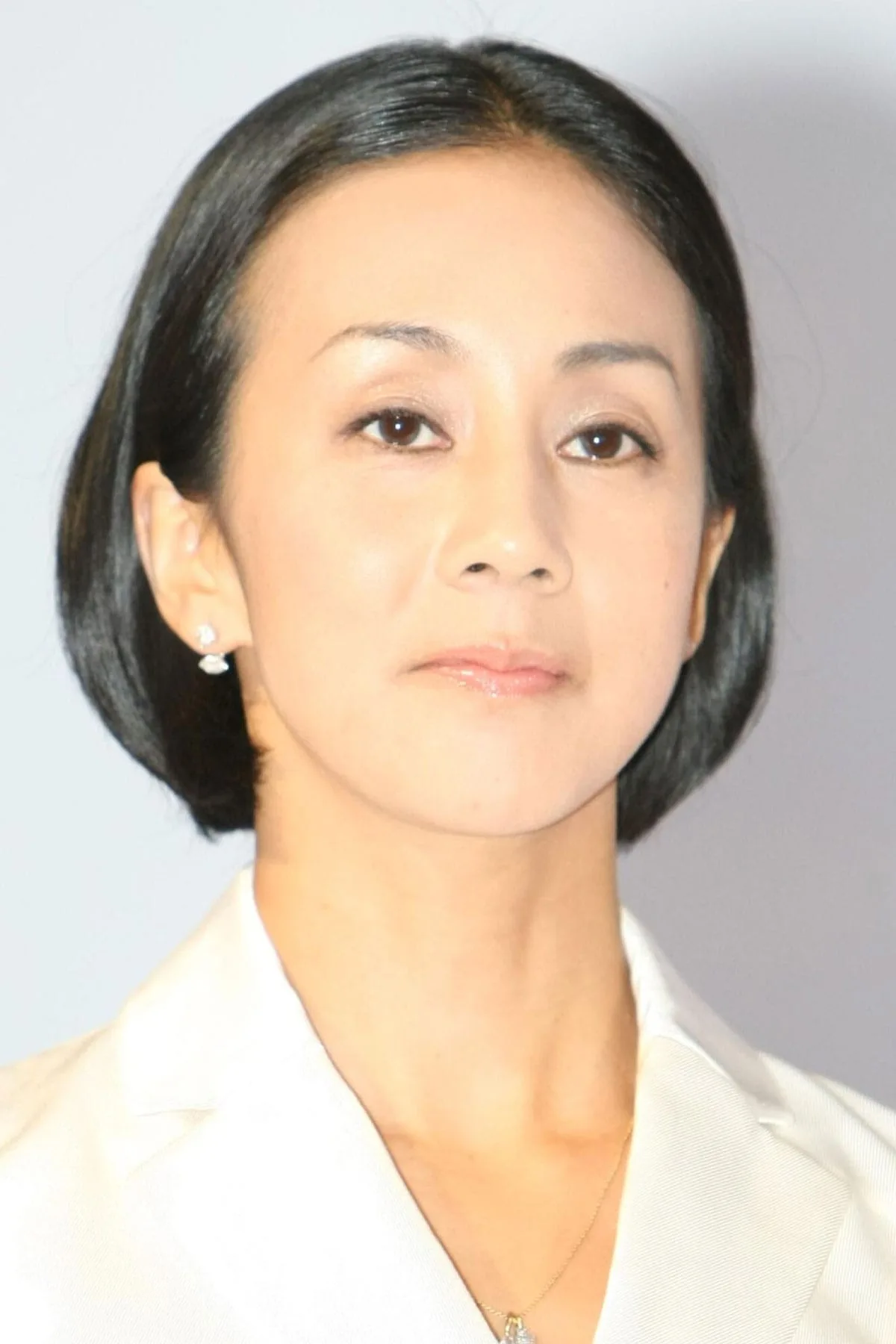 57歳・中村江里子、南仏で大胆ミニワンピ披露 “美術館級”ミラノ新居も再注目