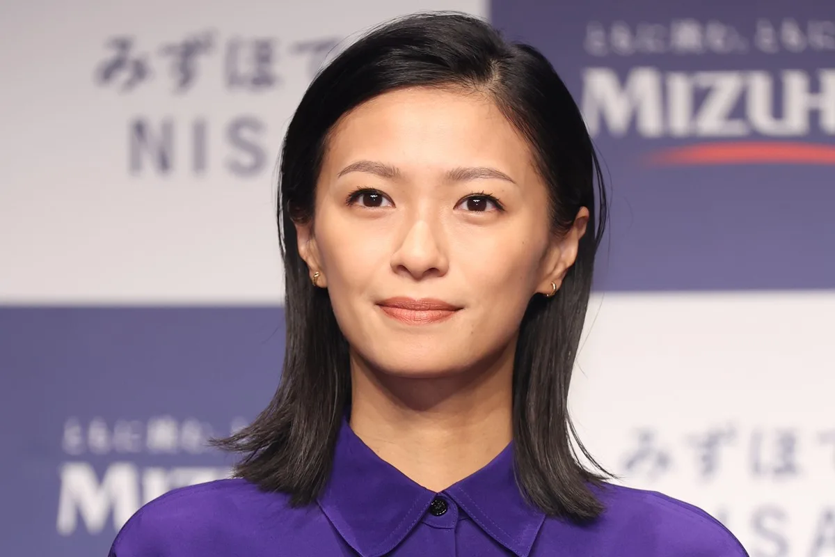 榮倉奈々、12年ぶり連ドラ主演!夫・賀来賢人との“交代制”育児が復帰後押し