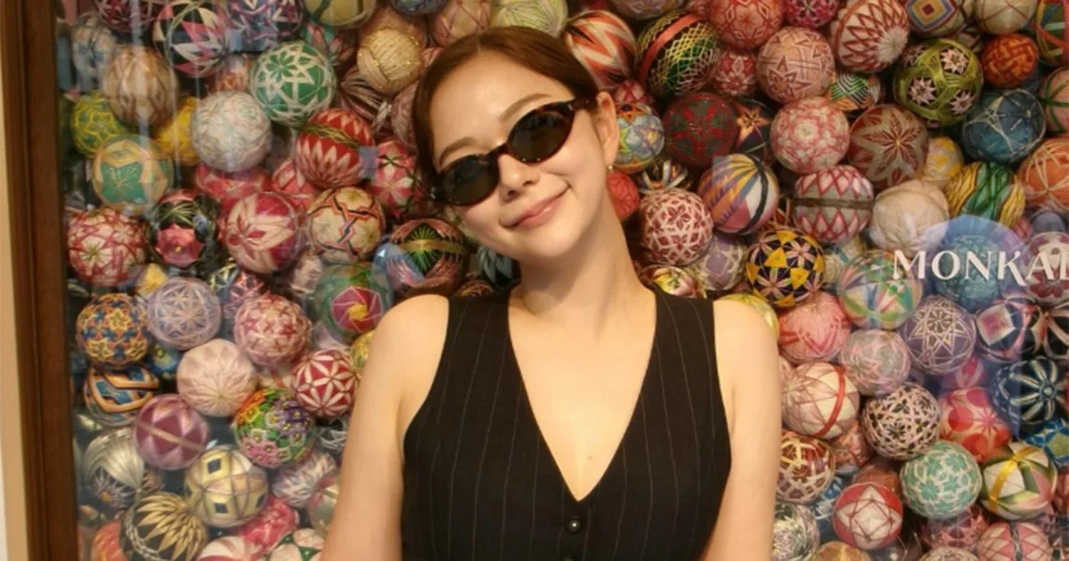 村重杏奈、ハイレグ×ピチパツで賛否…“令和のバラエティ女王”が貫く計算された露出の真意