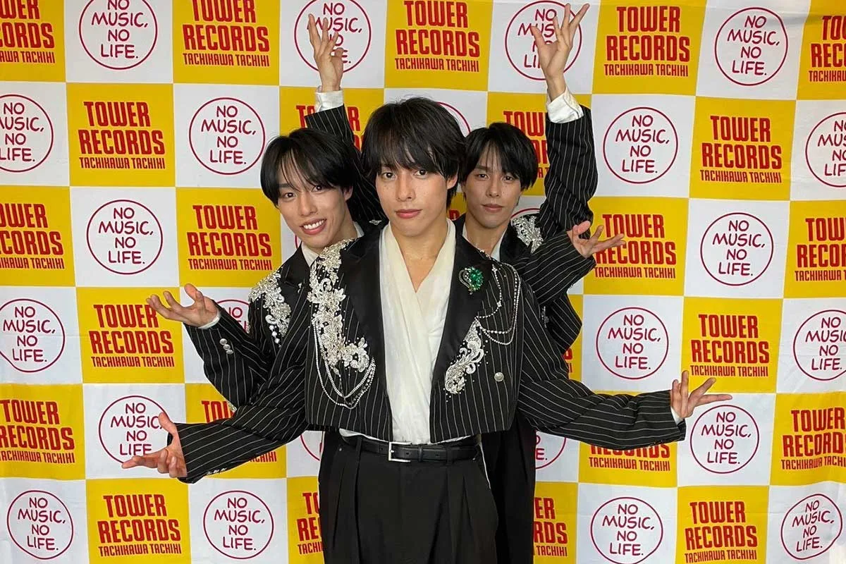 佐藤三兄弟、デビューイベントで憧れの「少年隊」を直撃宣言！阿修羅ダンスも進化