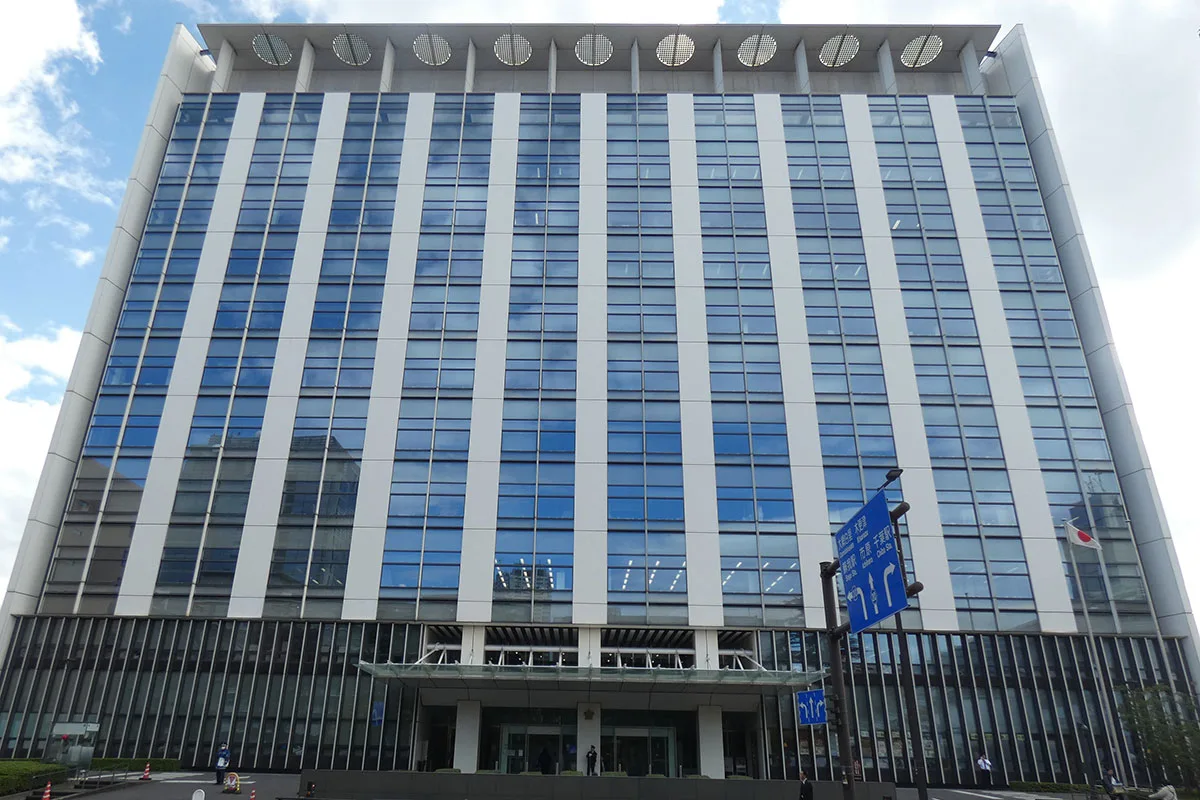 母親殺害容疑の54歳娘、1000万円超の“投げ銭”浪費が動機か 近隣住民「まさか娘さんが犯人なの?」