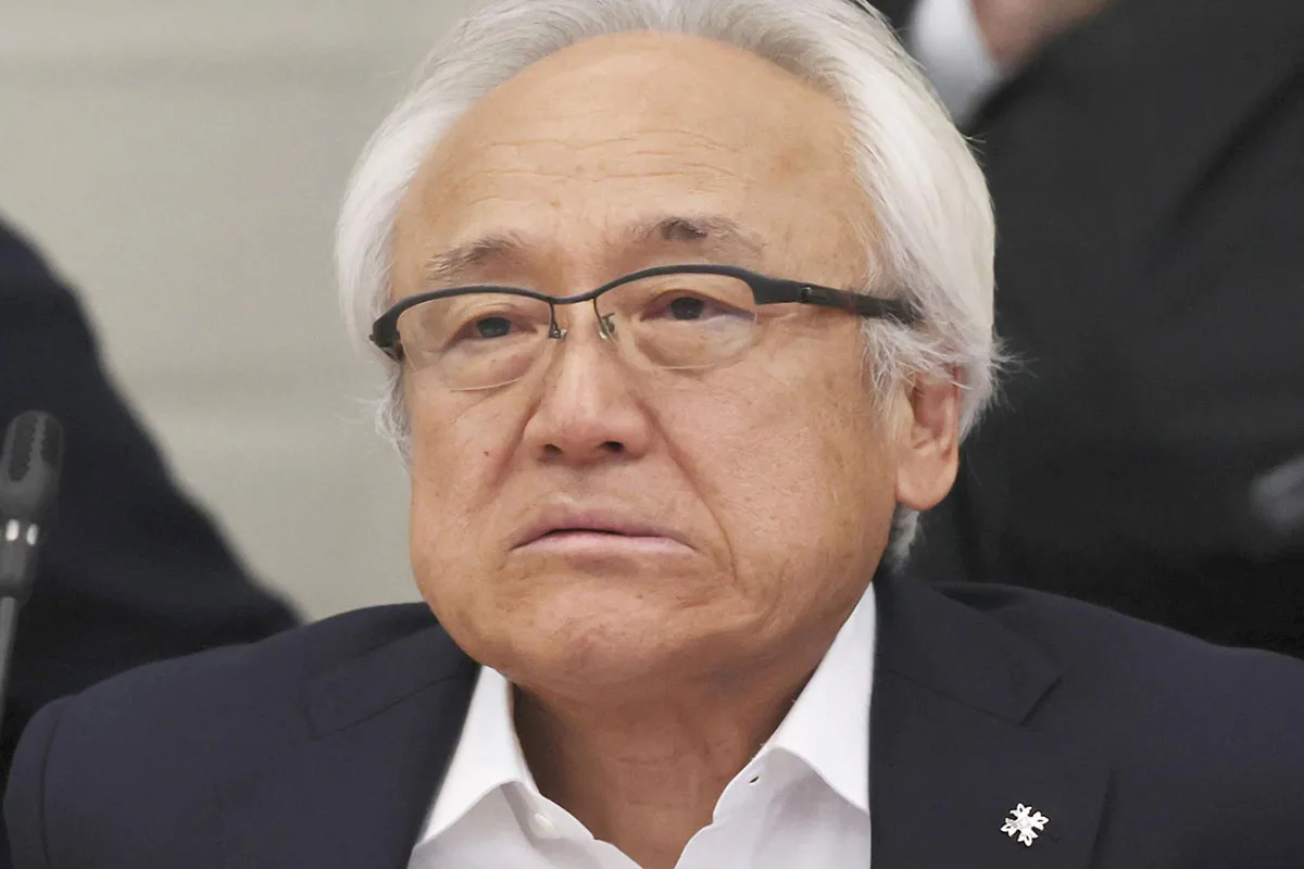 福岡県政のドン・蔵内議長がテレビ局記者と接触し転倒、衝撃映像が流出
