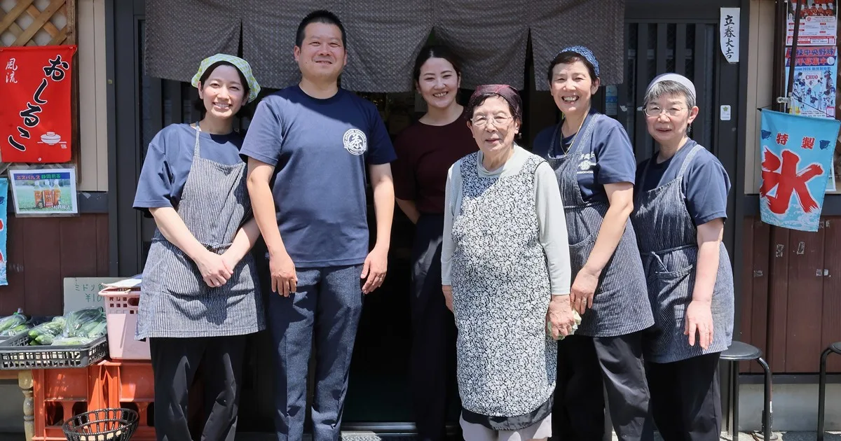 母娘孫の三世代で守る老舗甘味処、90歳看板娘の「塩加減」が決め手の大判焼き