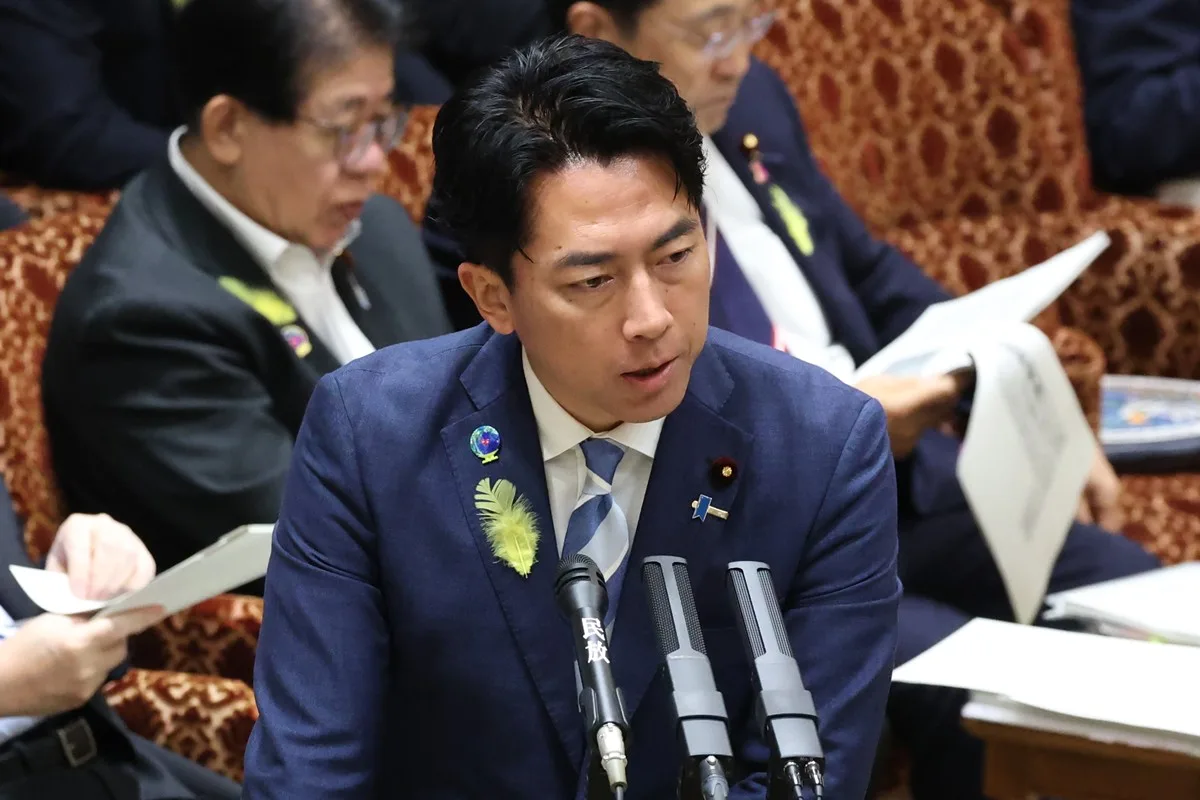 自衛隊が市民の性的指向を秘密収集?小泉防衛相「事実確認してない」