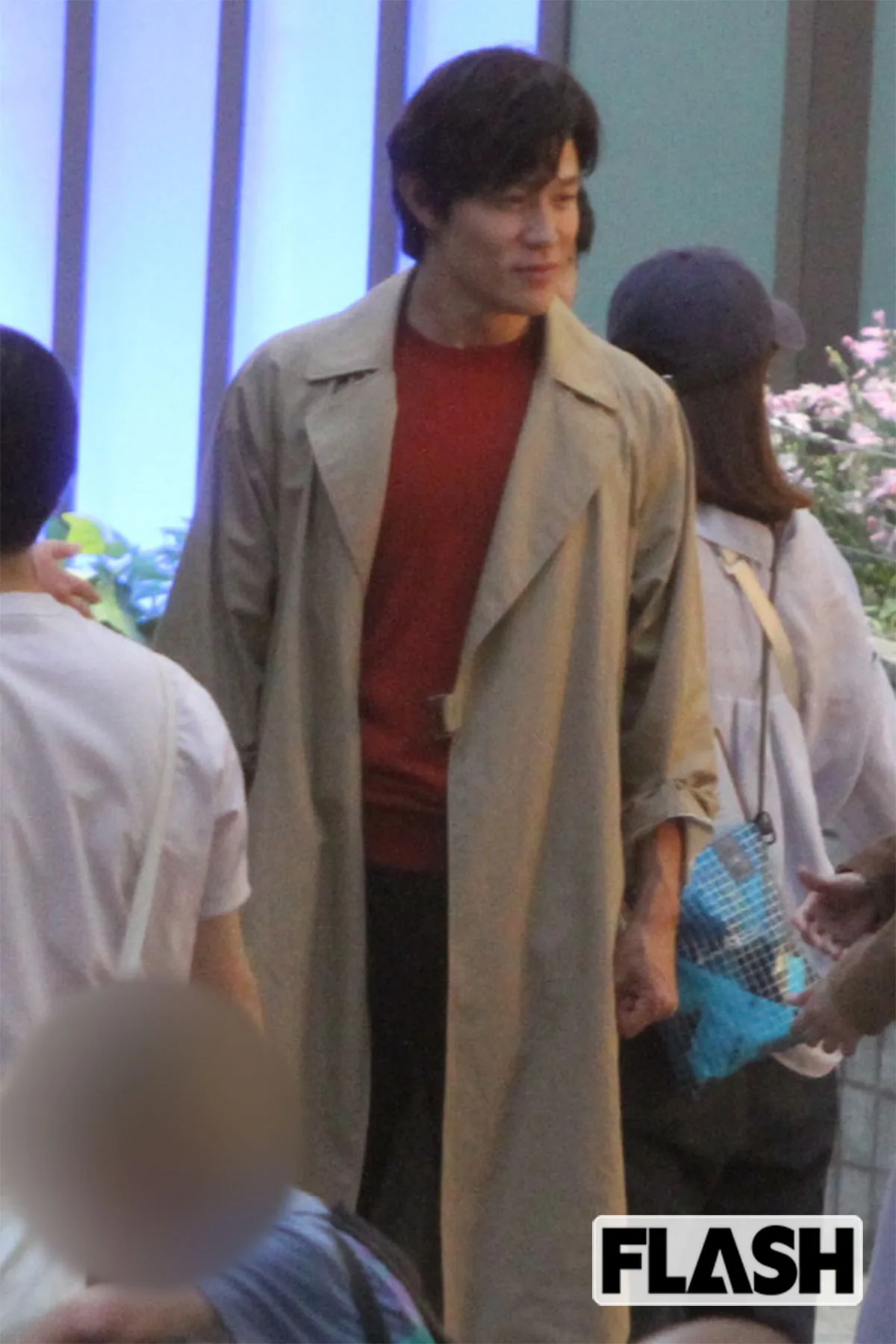 鈴木亮平、新宿で森田望智と腕組みデート!『シティハンター2』撮影中、あのもっこり再び?