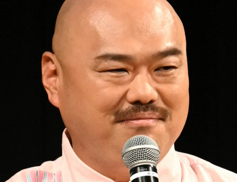 クロちゃん、貯金1億3000万円をポロリ 本名＆年収も婚活動画で公開