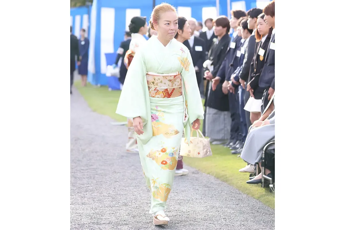 瑶子さま、麻生太郎氏を「嫌なこと言うわね」と拒絶…母の実家めぐり彬子さまとの“姉妹格差”